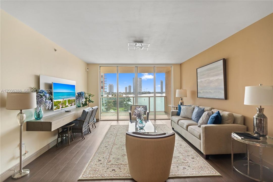 For Sale: $710,000 (3 beds, 2 baths, 2020 Square Feet)