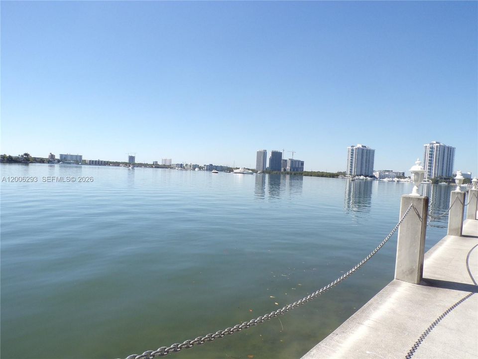 For Sale: $179,900 (1 beds, 1 baths, 768 Square Feet)