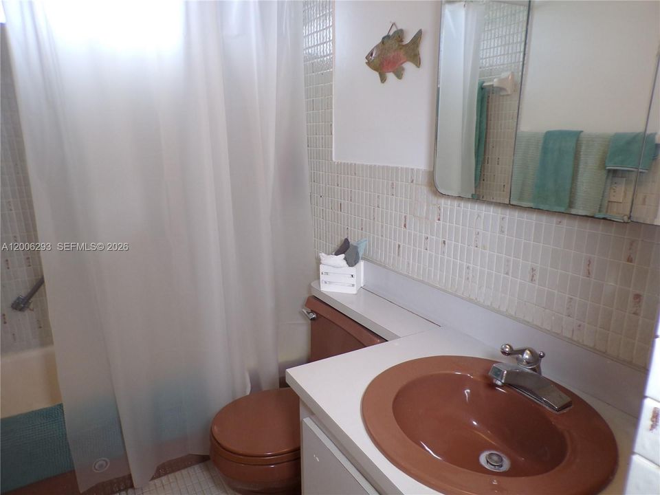For Sale: $179,900 (1 beds, 1 baths, 768 Square Feet)
