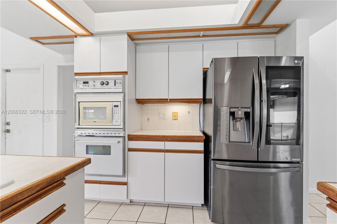 На продажу: $980,000 (4 спален, 2 ванн, 2320 Квадратных фут)