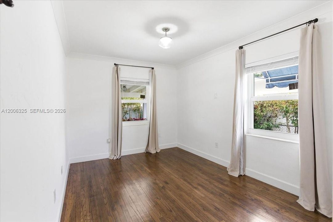 Active With Contract: $725,000 (3 beds, 2 baths, 1548 Square Feet)