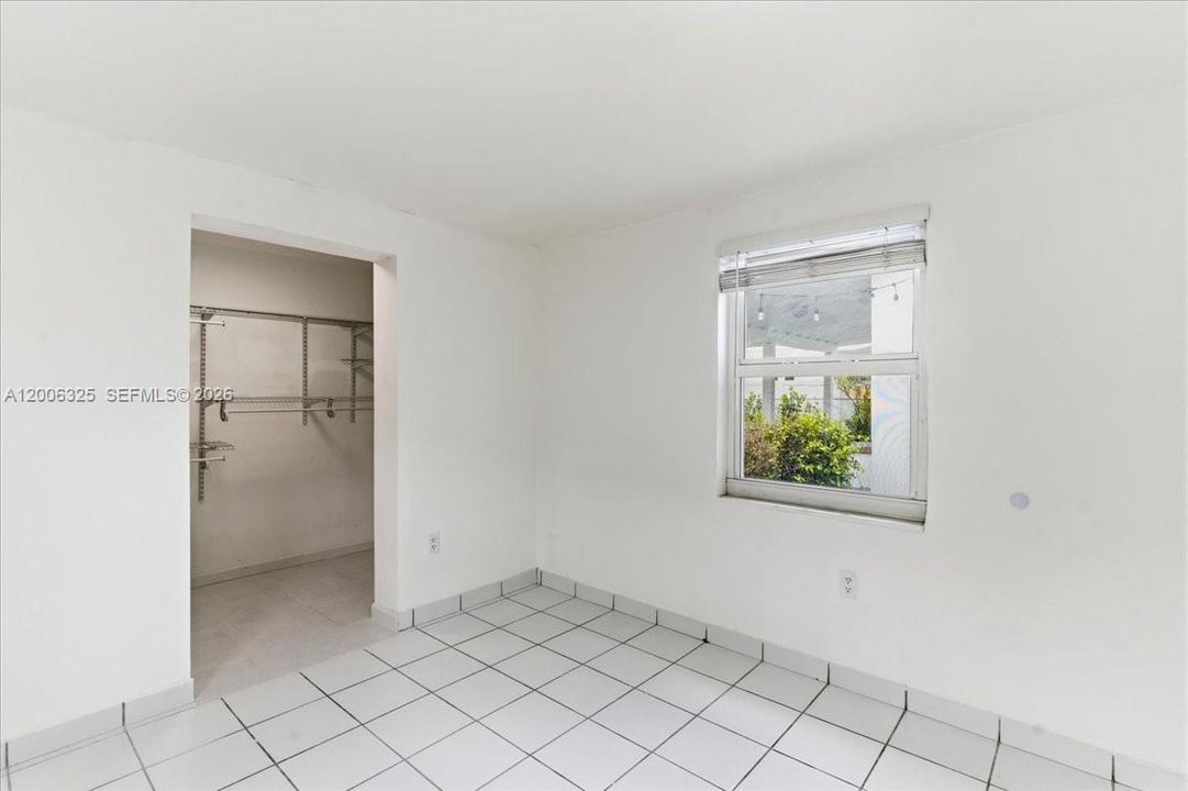 Active With Contract: $725,000 (3 beds, 2 baths, 1548 Square Feet)