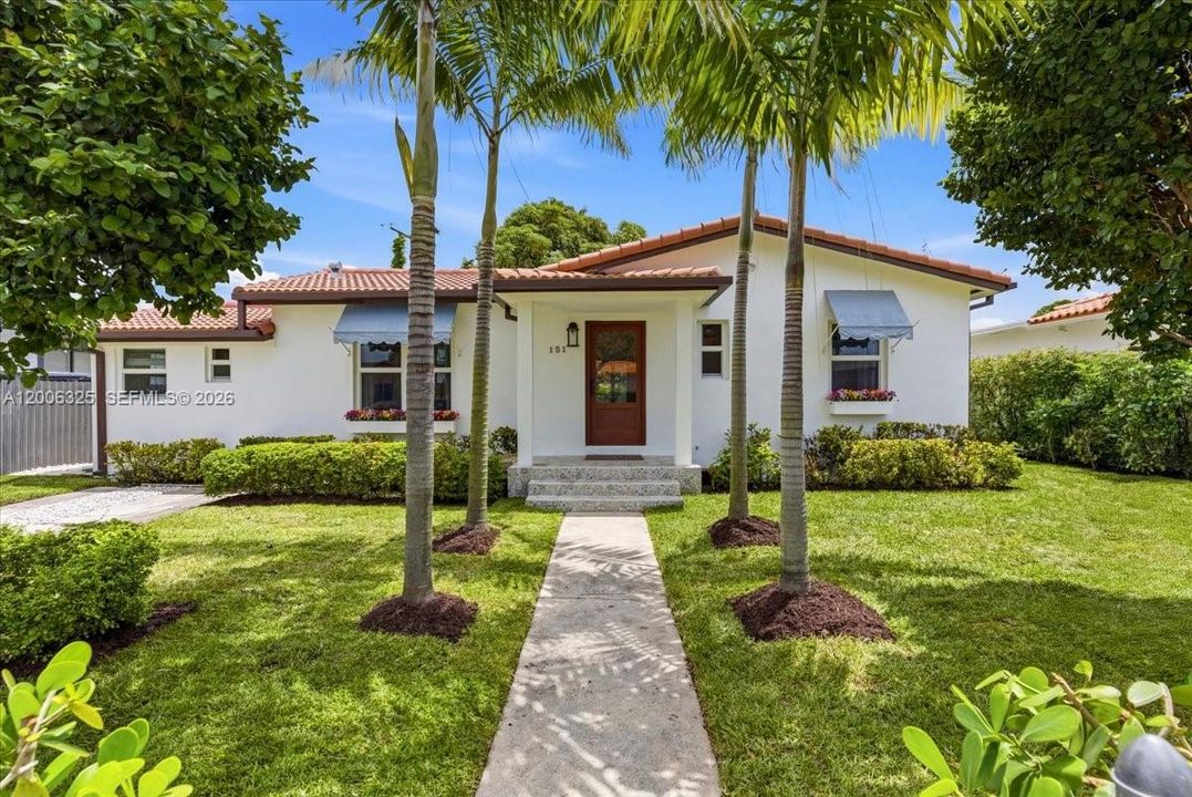 Active With Contract: $725,000 (3 beds, 2 baths, 1548 Square Feet)