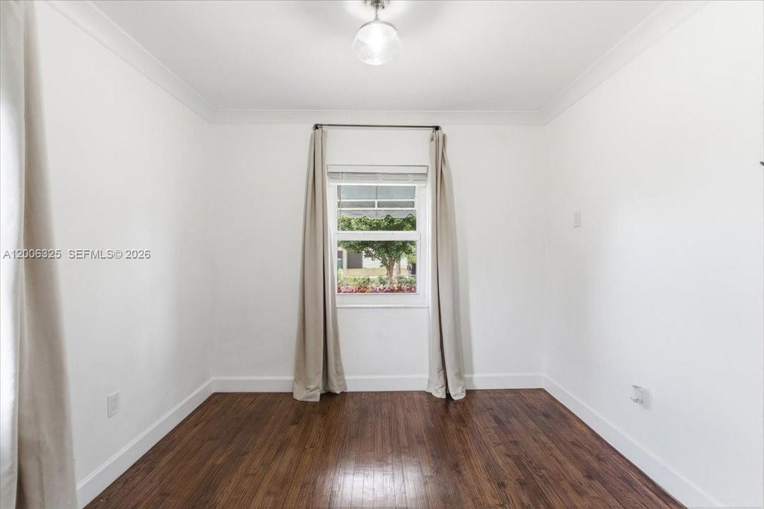 Active With Contract: $725,000 (3 beds, 2 baths, 1548 Square Feet)