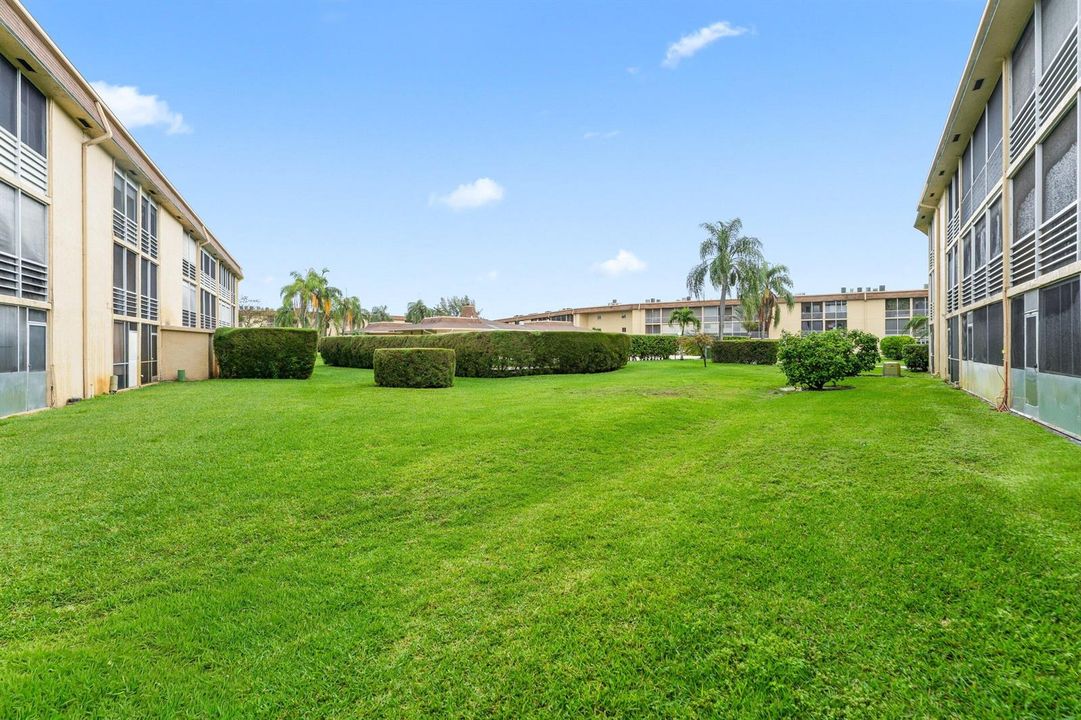 021-600VillageGreenCourt-211-PalmSprings