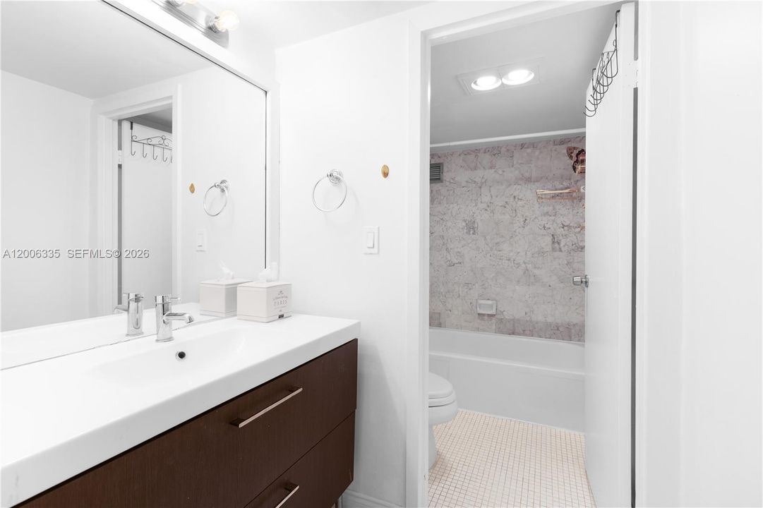 For Sale: $199,000 (0 beds, 1 baths, 450 Square Feet)