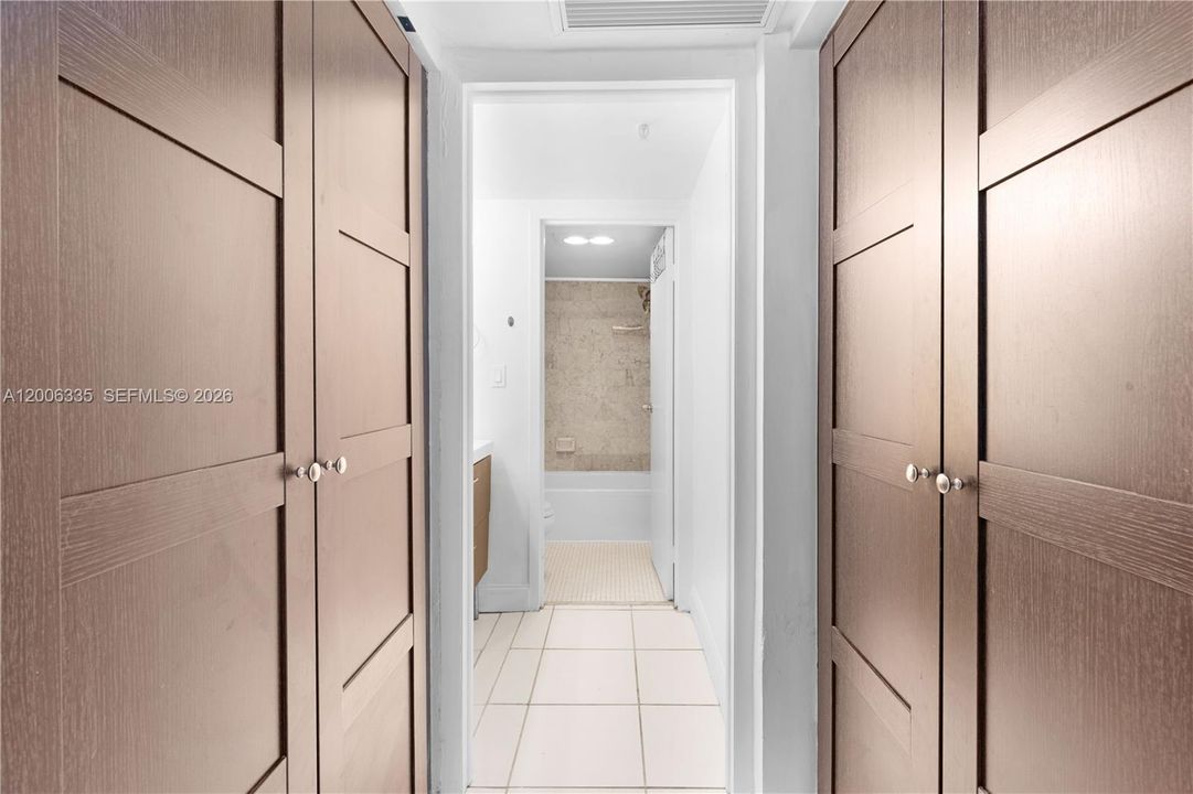 For Sale: $199,000 (0 beds, 1 baths, 450 Square Feet)