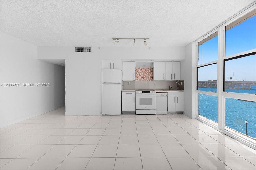 For Sale: $199,000 (0 beds, 1 baths, 450 Square Feet)