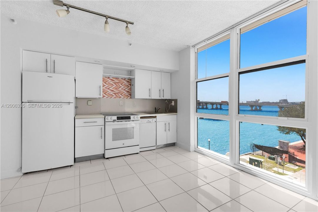 For Sale: $199,000 (0 beds, 1 baths, 450 Square Feet)