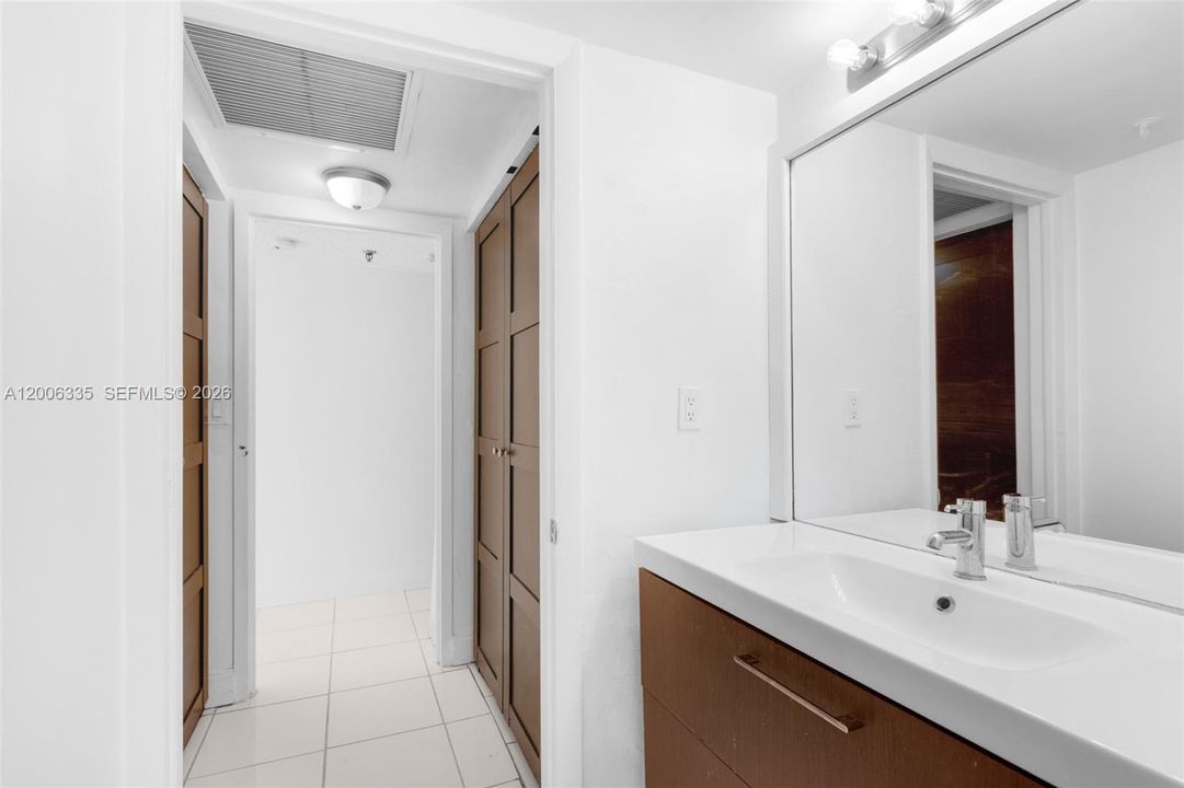 For Sale: $199,000 (0 beds, 1 baths, 450 Square Feet)