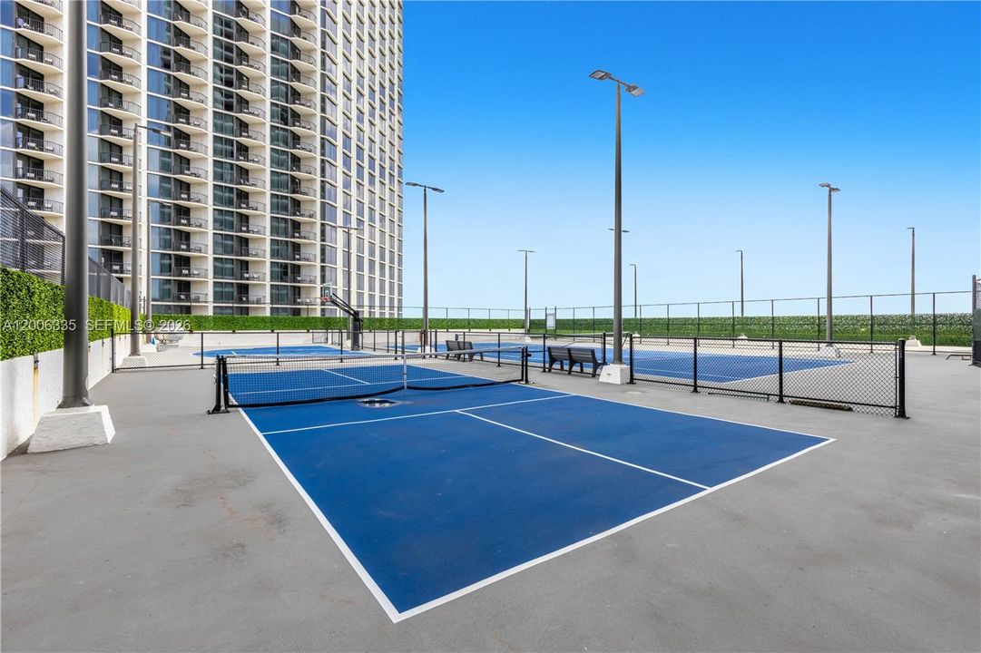 For Sale: $199,000 (0 beds, 1 baths, 450 Square Feet)