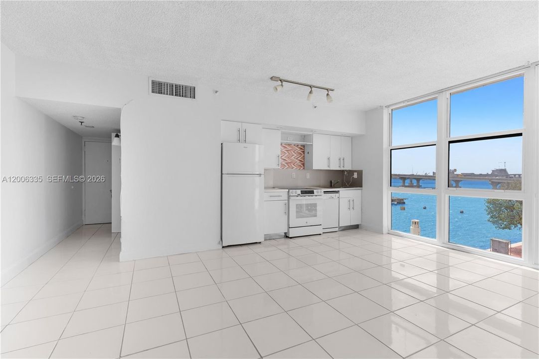 For Sale: $199,000 (0 beds, 1 baths, 450 Square Feet)