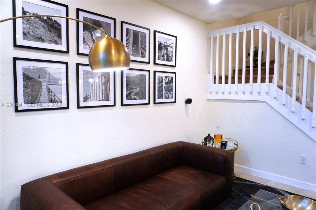 En Venta: $484,900 (3 camas, 2 baños, 1668 Pies cuadrados)