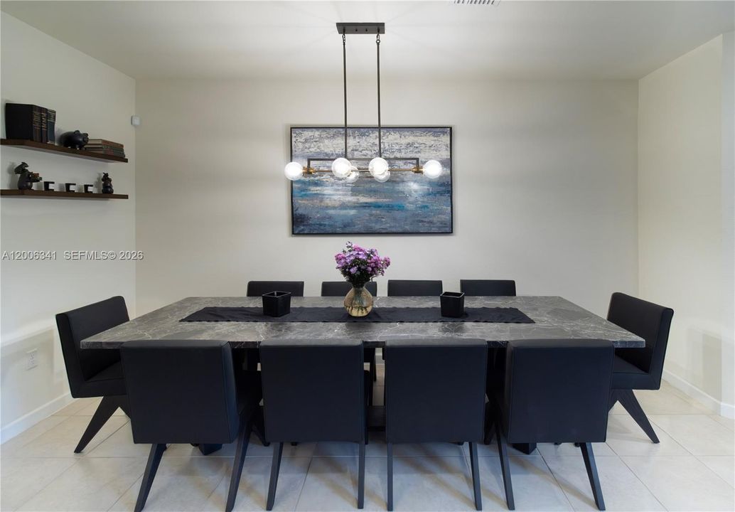 En Venta: $484,900 (3 camas, 2 baños, 1668 Pies cuadrados)