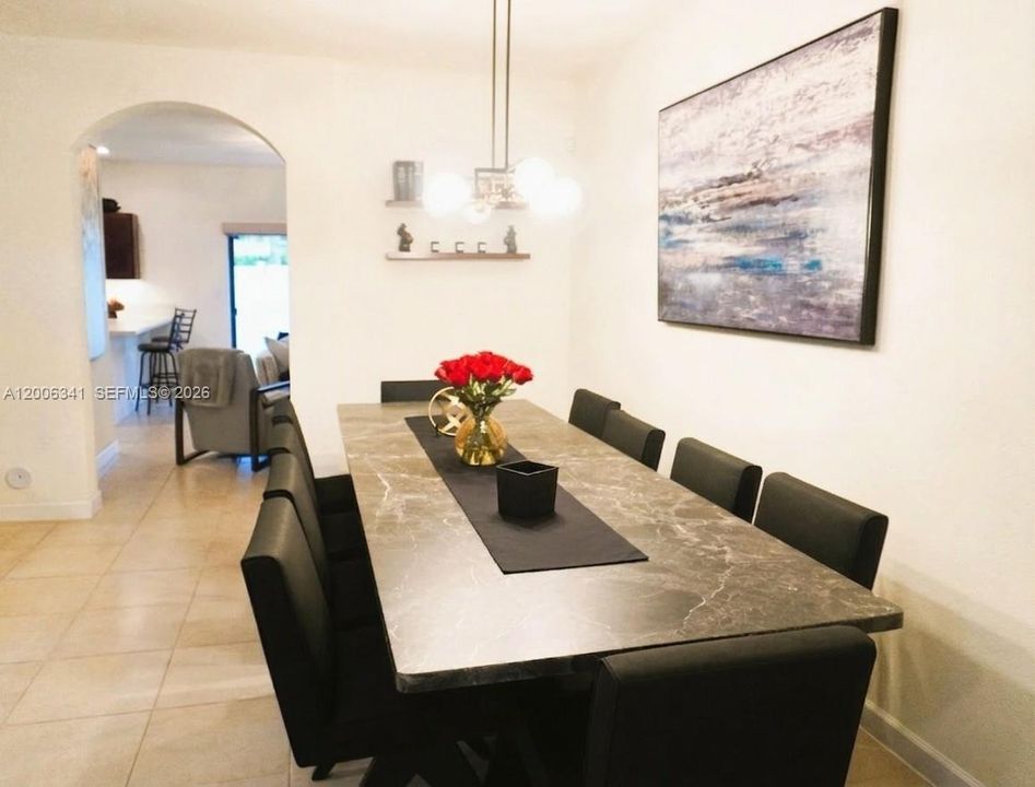 En Venta: $484,900 (3 camas, 2 baños, 1668 Pies cuadrados)