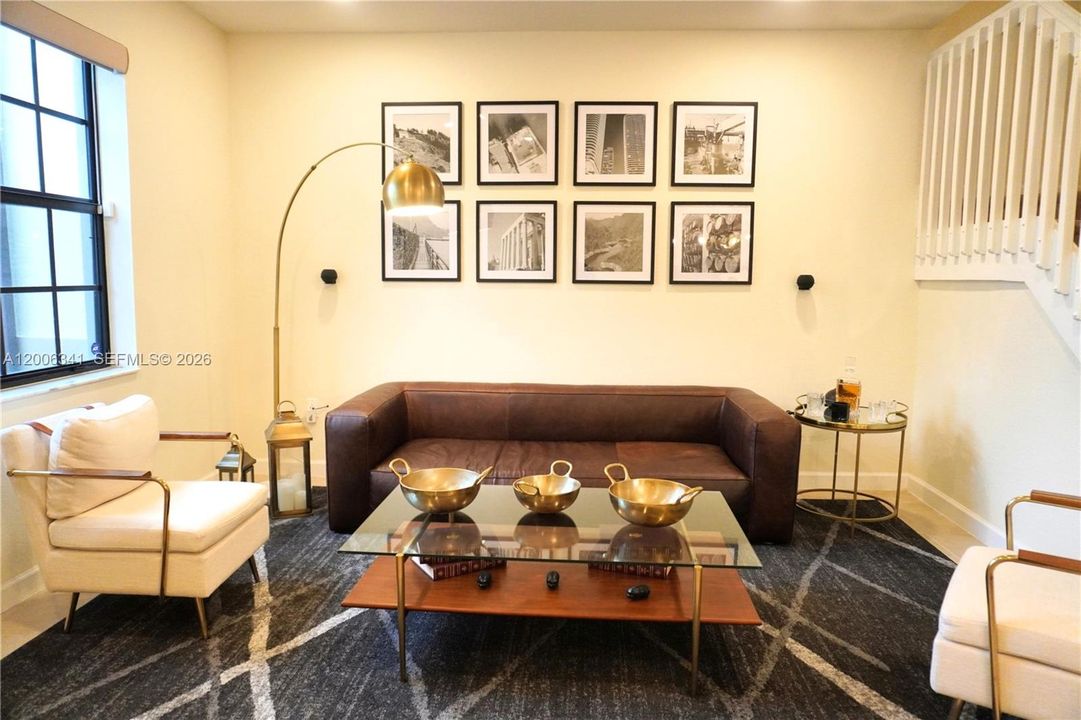 En Venta: $484,900 (3 camas, 2 baños, 1668 Pies cuadrados)
