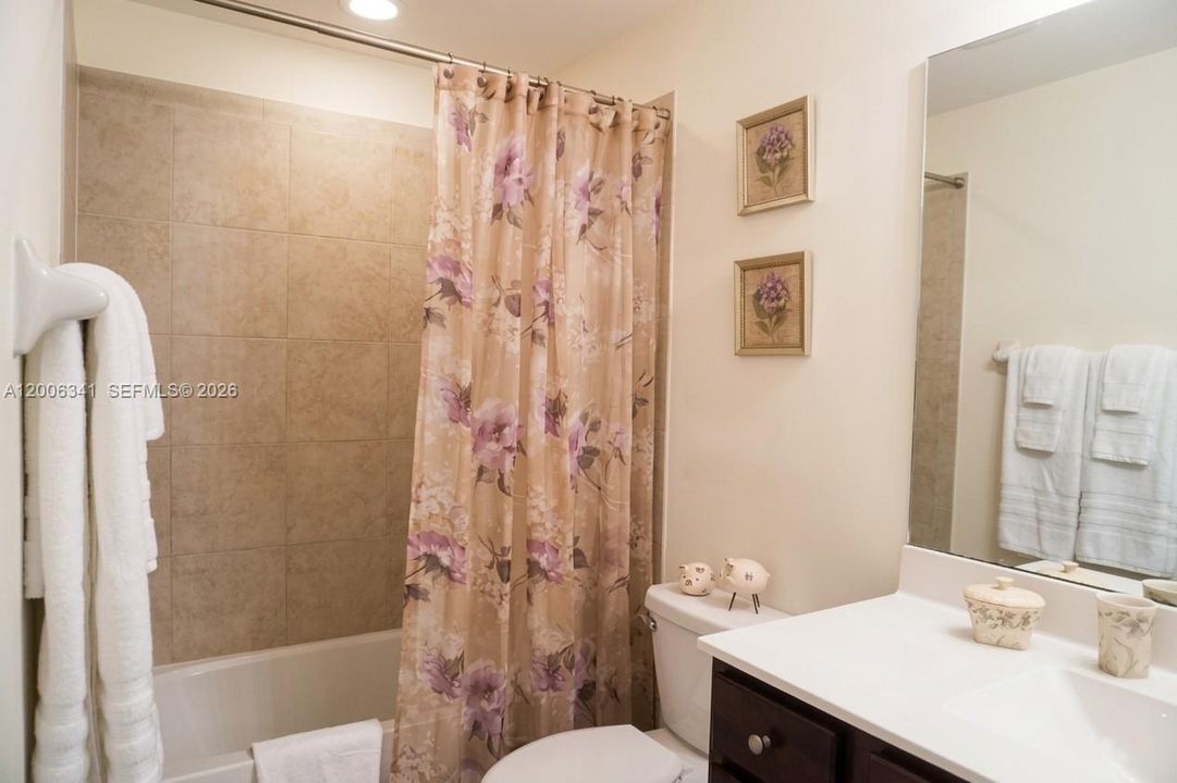 En Venta: $484,900 (3 camas, 2 baños, 1668 Pies cuadrados)