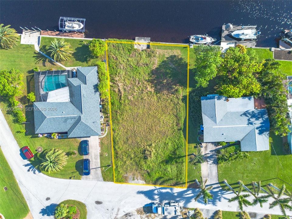 На продажу: $540,000 (0.23 acres)