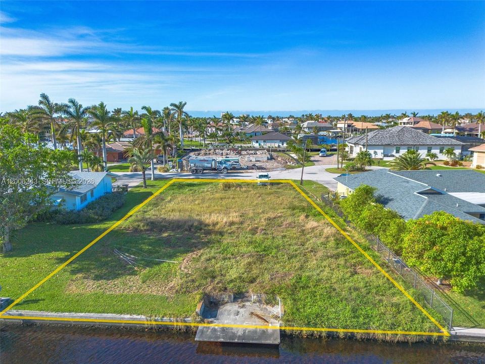 На продажу: $540,000 (0.23 acres)