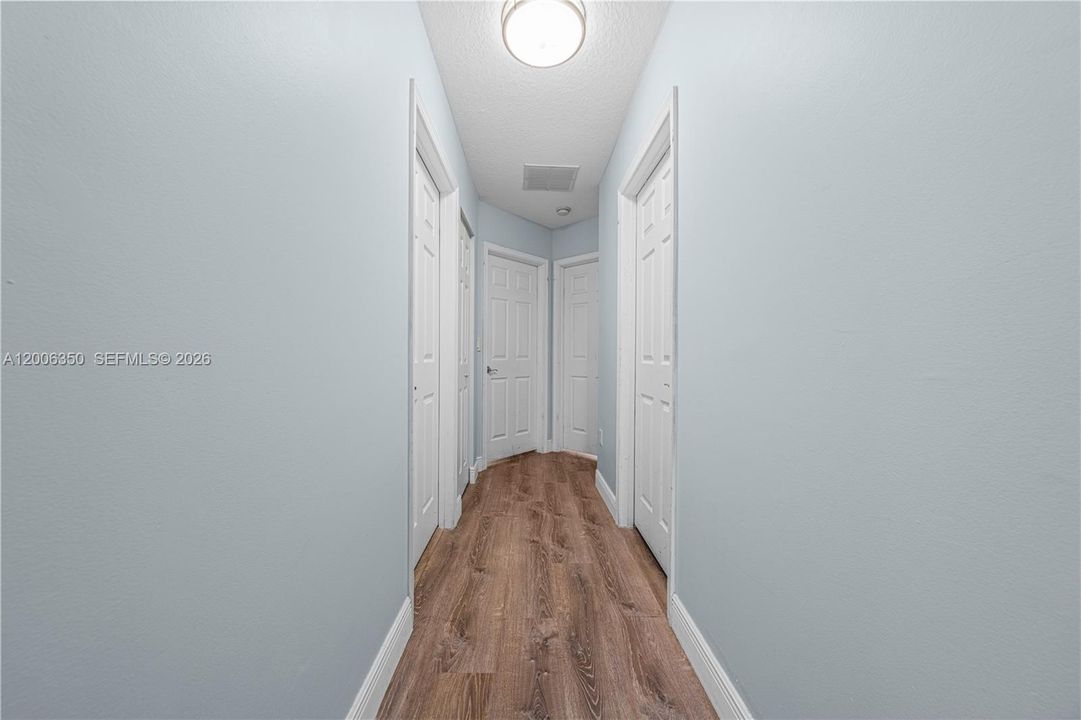 Activo con contrato: $997,000 (6 camas, 4 baños, 3904 Pies cuadrados)