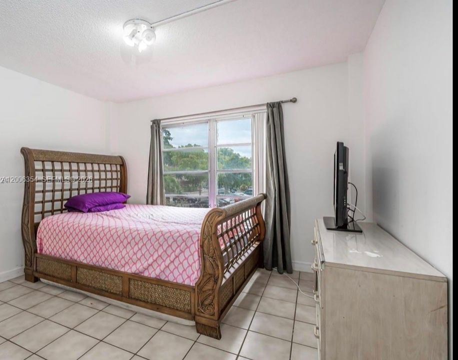 For Sale: $109,000 (2 beds, 2 baths, 1120 Square Feet)