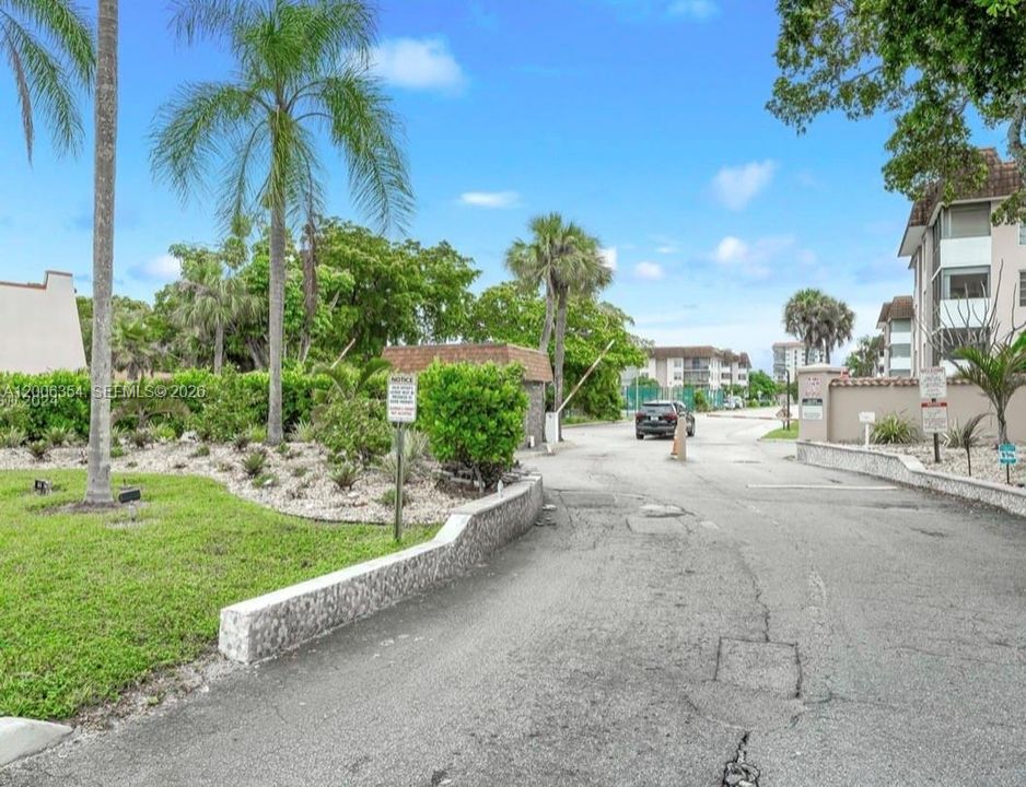 For Sale: $109,000 (2 beds, 2 baths, 1120 Square Feet)