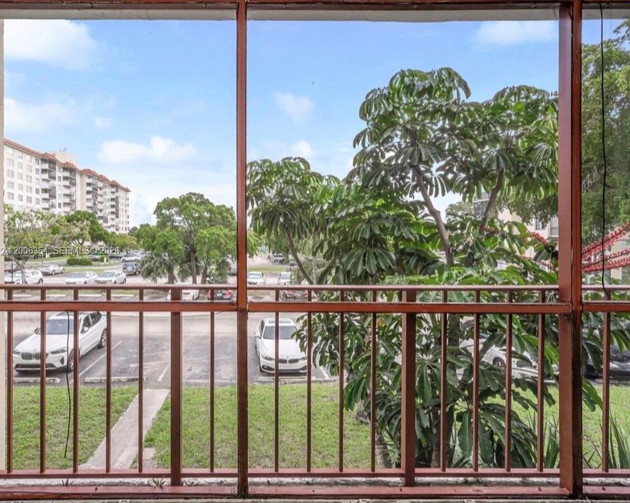 For Sale: $109,000 (2 beds, 2 baths, 1120 Square Feet)