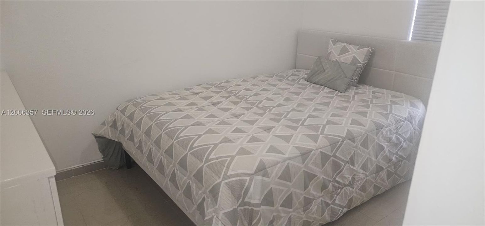 В аренду: $1,200 (1 спален, 1 ванн, 1061 Квадратных фут)