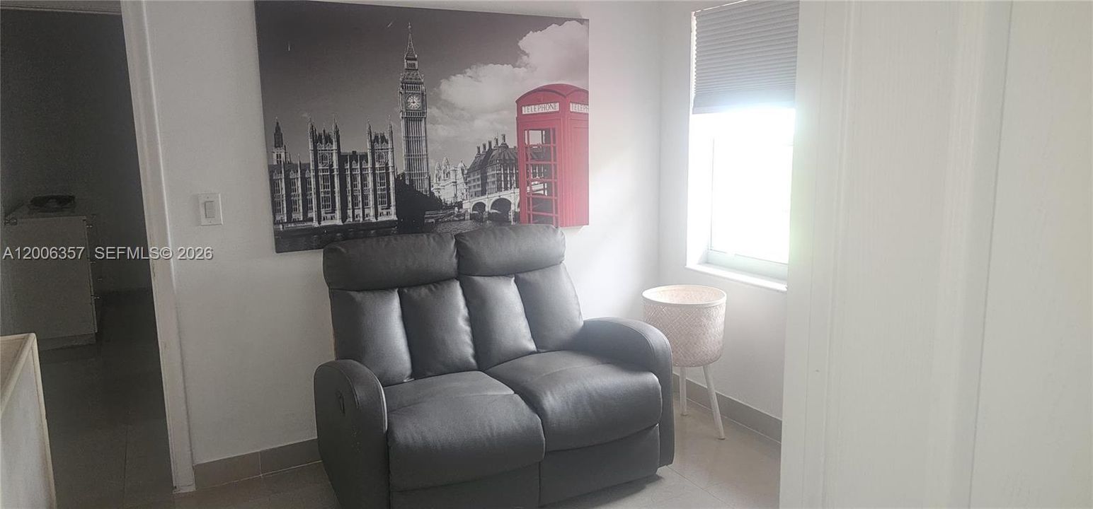 В аренду: $1,200 (1 спален, 1 ванн, 1061 Квадратных фут)