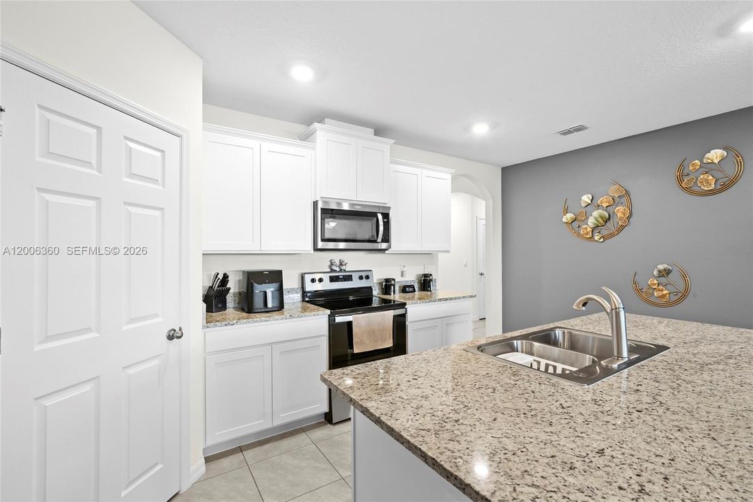 For Sale: $357,000 (4 beds, 2 baths, 1830 Square Feet)