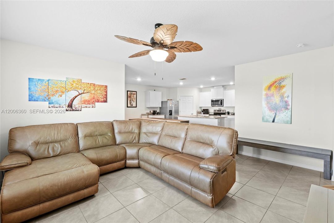 For Sale: $357,000 (4 beds, 2 baths, 1830 Square Feet)