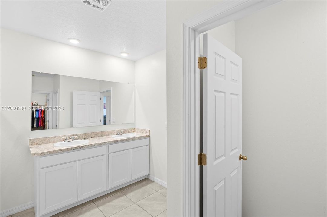 For Sale: $357,000 (4 beds, 2 baths, 1830 Square Feet)