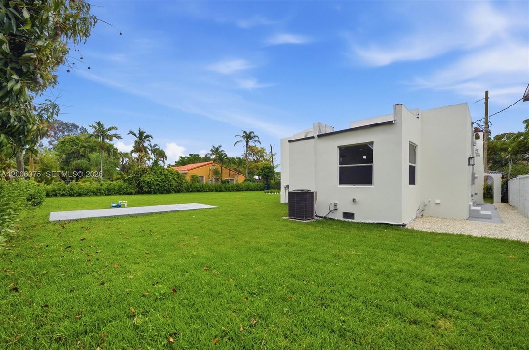 For Sale: $1,485,000 (3 beds, 3 baths, 1428 Square Feet)