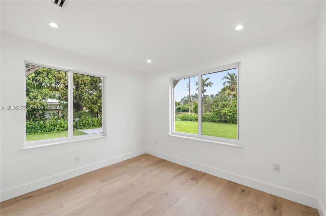 For Sale: $1,485,000 (3 beds, 3 baths, 1428 Square Feet)