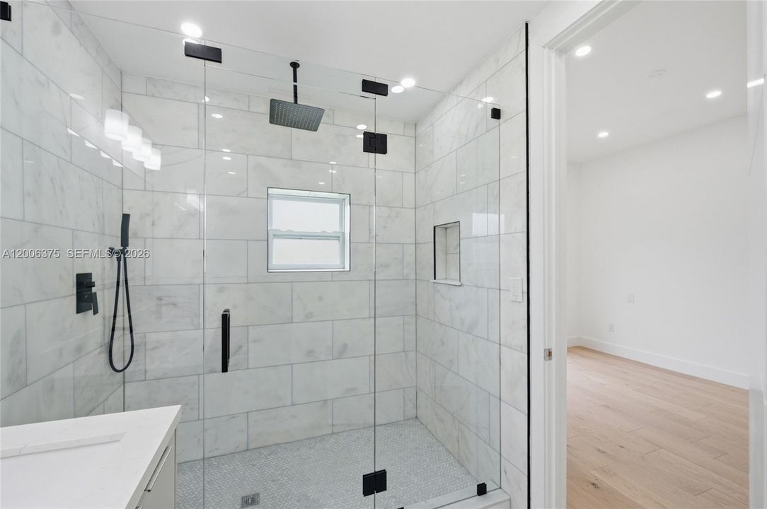 For Sale: $1,485,000 (3 beds, 3 baths, 1428 Square Feet)