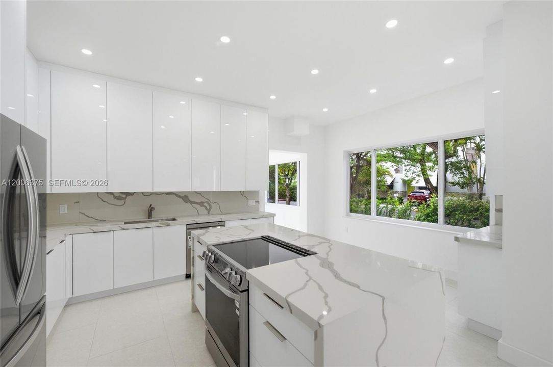 For Sale: $1,485,000 (3 beds, 3 baths, 1428 Square Feet)