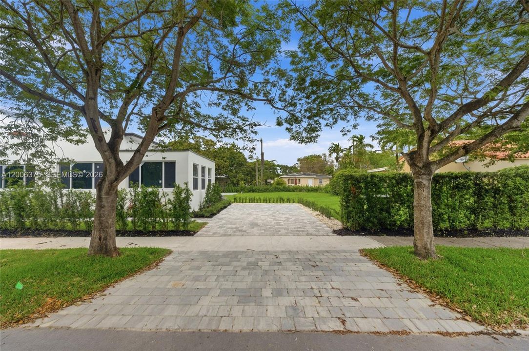 For Sale: $1,485,000 (3 beds, 3 baths, 1428 Square Feet)