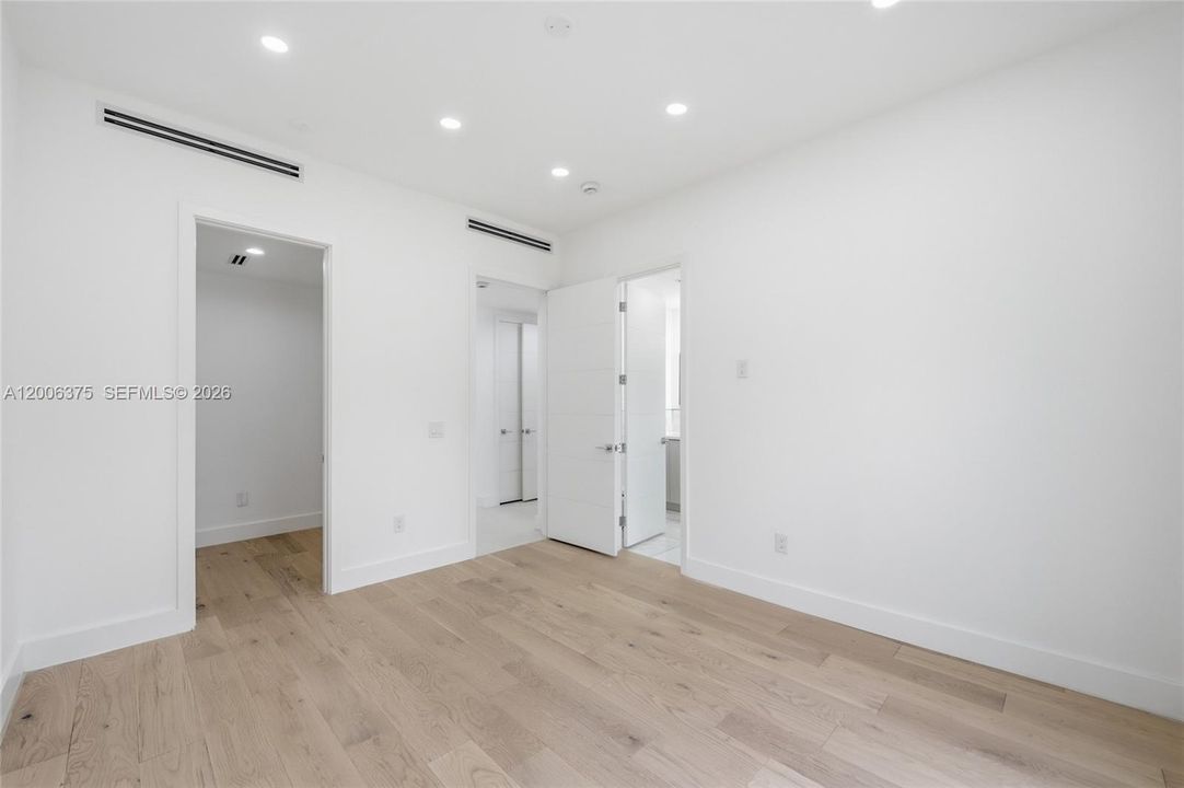 For Sale: $1,485,000 (3 beds, 3 baths, 1428 Square Feet)