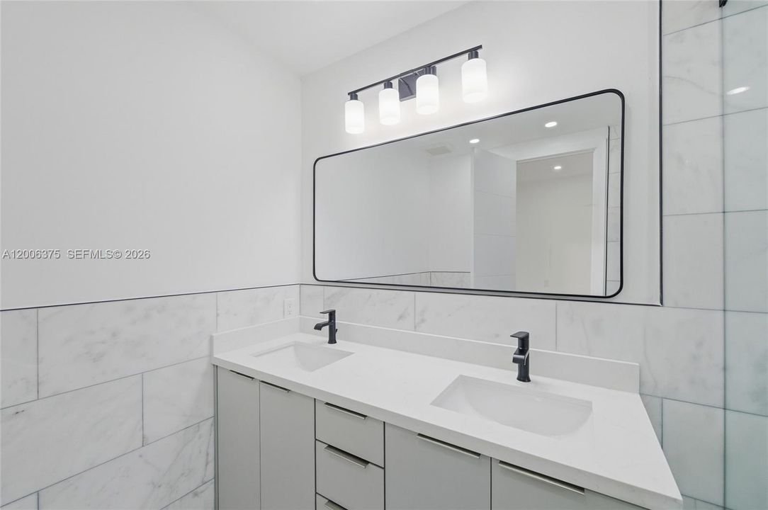 For Sale: $1,485,000 (3 beds, 3 baths, 1428 Square Feet)