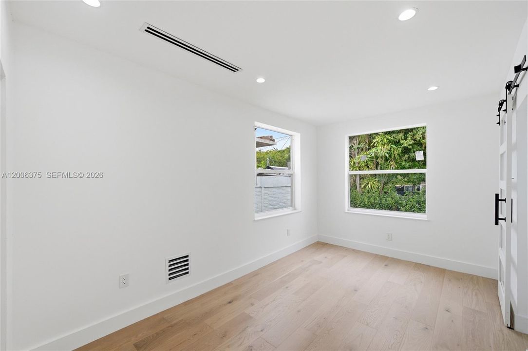 For Sale: $1,485,000 (3 beds, 3 baths, 1428 Square Feet)