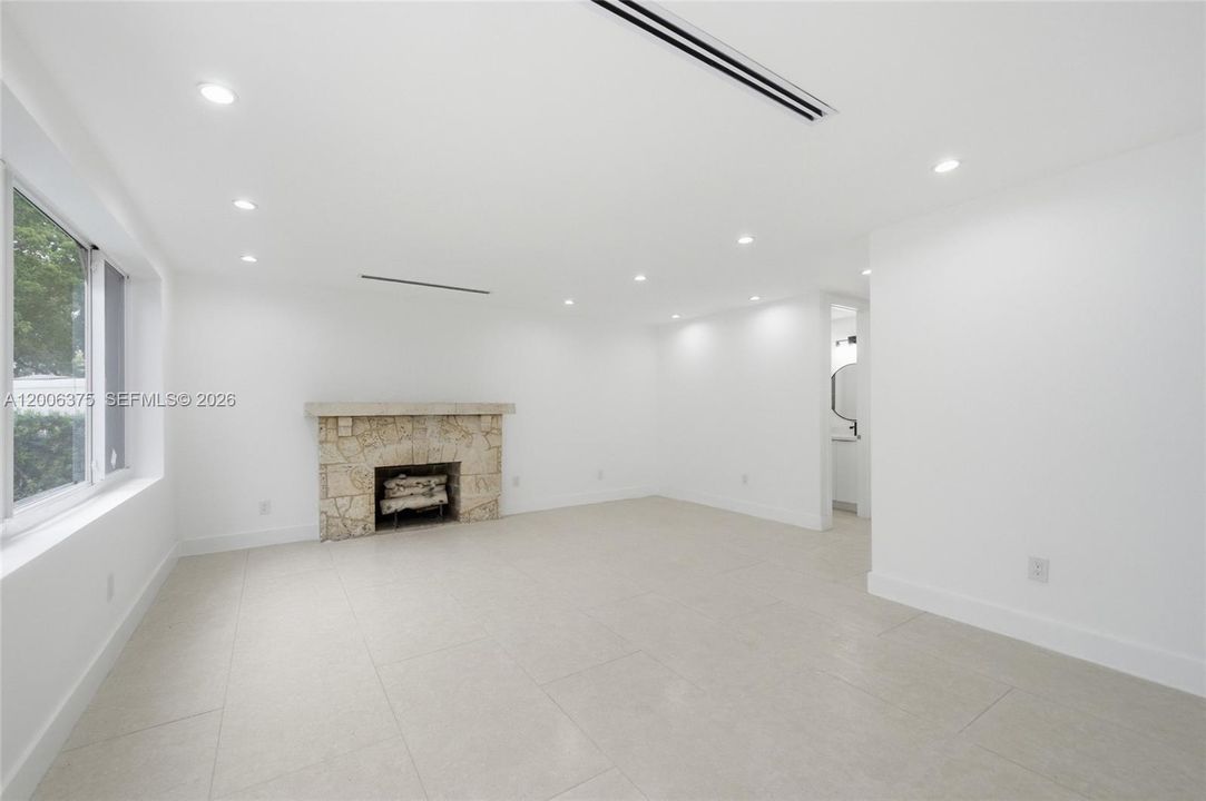 For Sale: $1,485,000 (3 beds, 3 baths, 1428 Square Feet)