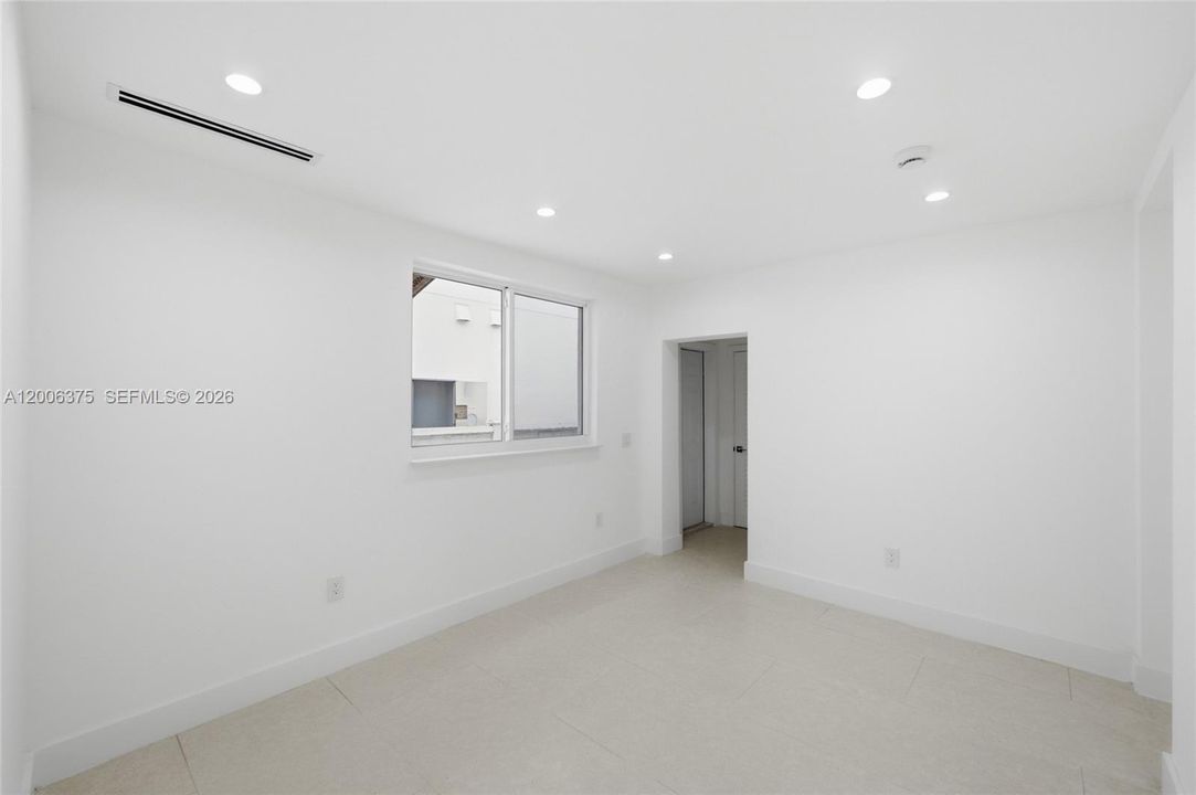 For Sale: $1,485,000 (3 beds, 3 baths, 1428 Square Feet)