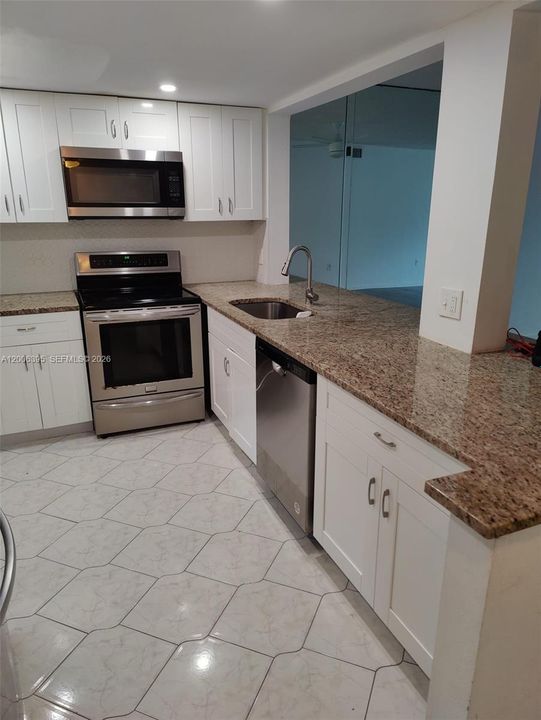 For Sale: $190,000 (2 beds, 2 baths, 1000 Square Feet)