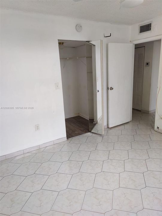 For Sale: $190,000 (2 beds, 2 baths, 1000 Square Feet)