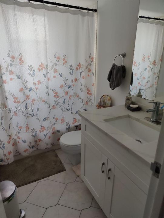 For Sale: $190,000 (2 beds, 2 baths, 1000 Square Feet)