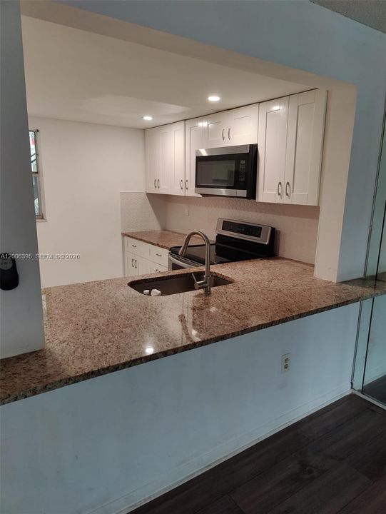 For Sale: $190,000 (2 beds, 2 baths, 1000 Square Feet)