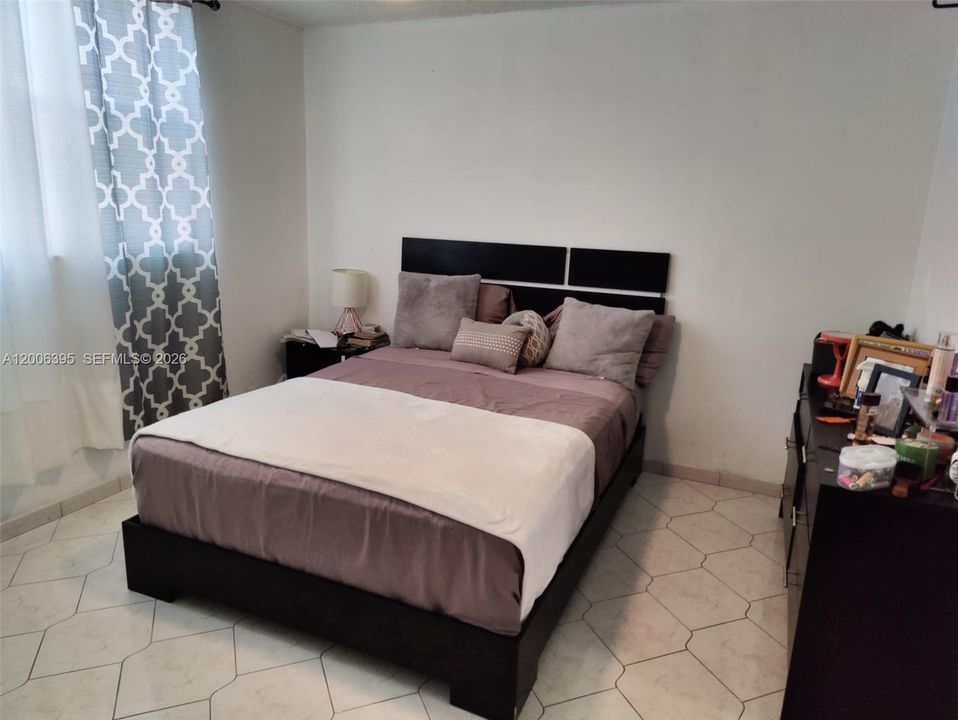 For Sale: $190,000 (2 beds, 2 baths, 1000 Square Feet)
