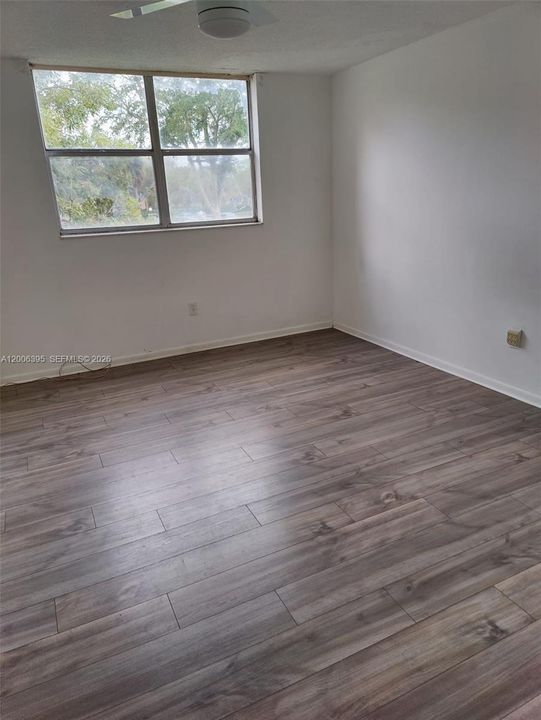 For Sale: $190,000 (2 beds, 2 baths, 1000 Square Feet)