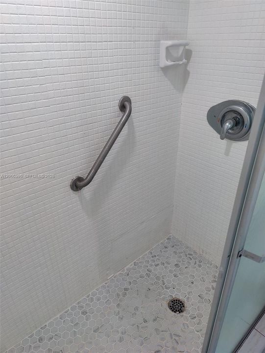 For Sale: $190,000 (2 beds, 2 baths, 1000 Square Feet)