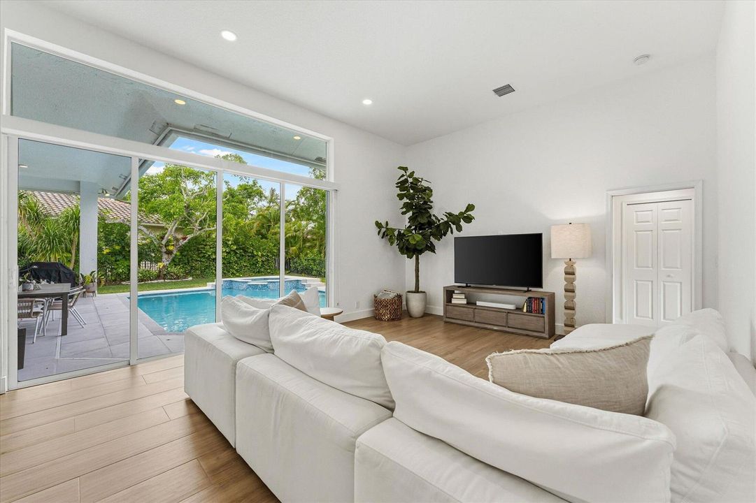 20-10291 NW 62nd Dr, Parkland-22